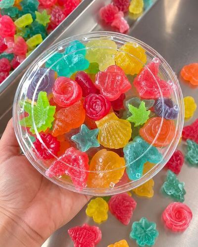 Frasco de gomitas de colores